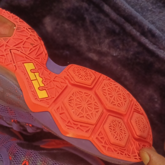 Mens Nike LeBron - Picture 2 of 3